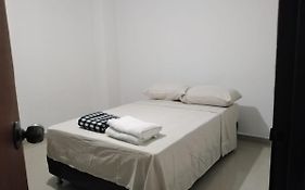 La Comunita-Cinema Hostel